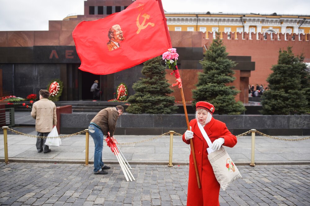 Возложение цветов к Мавзолею Владимира Ленина на Красной площади. Фото: Кардашов Антон / Агентство «Москва»