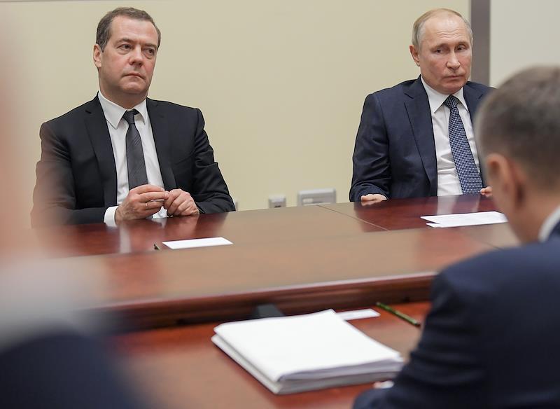 Президент России Владимир Путин (справа) и председатель Правительства России Дмитрий Медведев. Фото:&nbsp;Дмитрий Азаров / Коммерсантъ