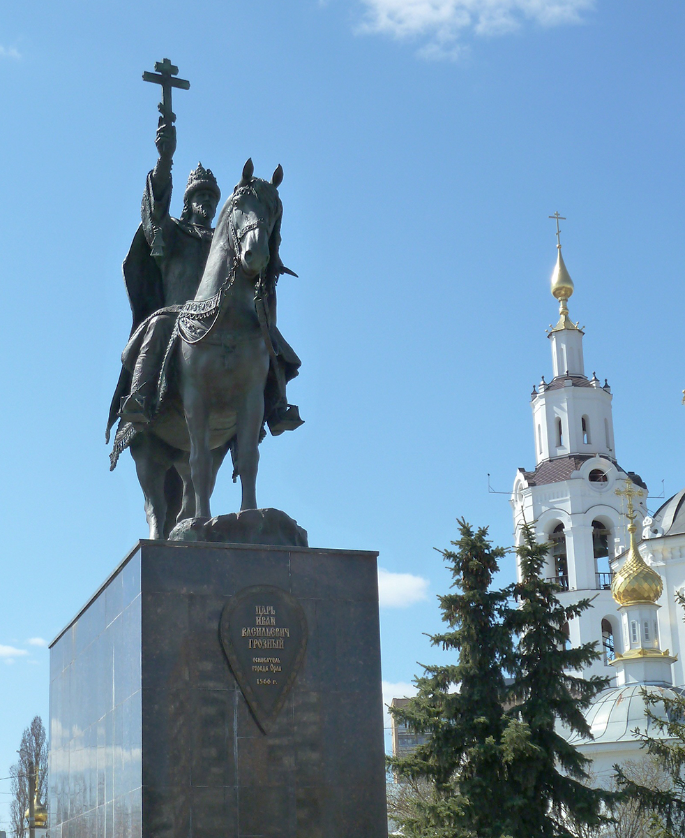 Памятник Ивану Грозному на Богоявленской площади в Орле. Фото: Skklm15 / Wikipedia