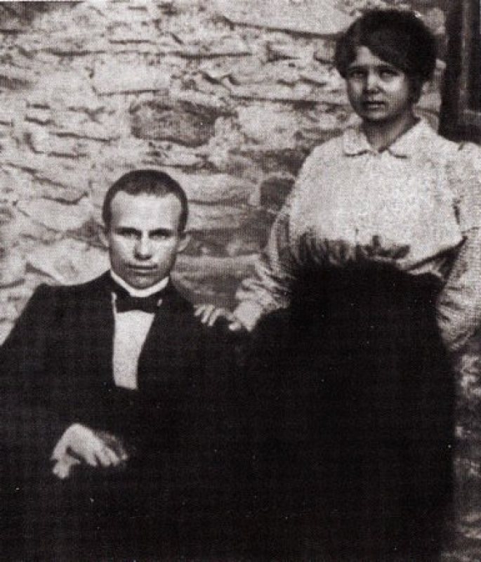 Н. С. Хрущёв со своей первой женой Е. И. Писаревой. Фото: общественное достояние