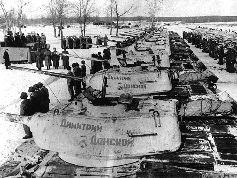 Танковая колонна «Дмитрий Донской» в день передачи Красной Армии. Фото: parkpatriot.ru