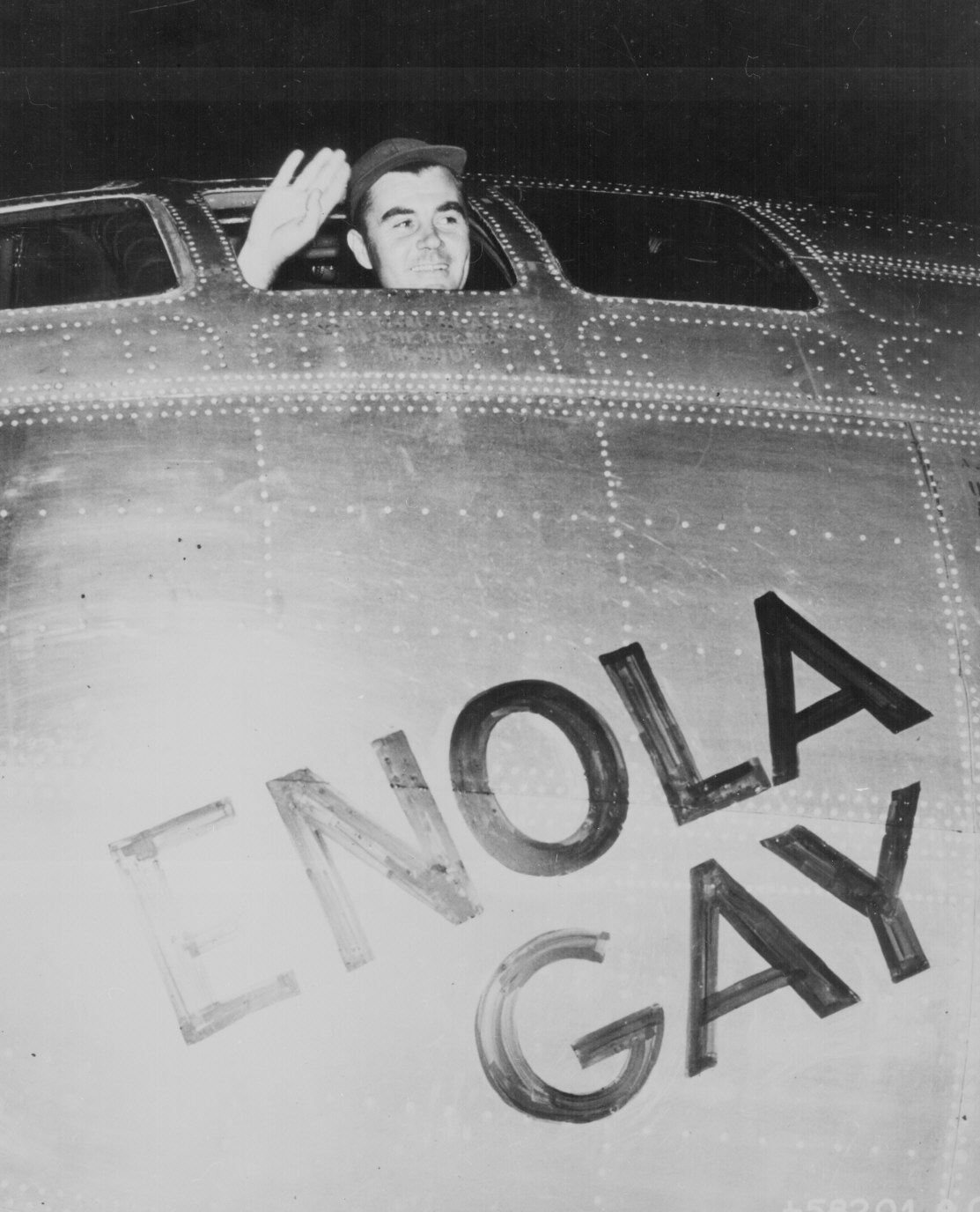 Пол Тиббетс перед взлётом, утро 6 августа 1945 года. Фото: US Air Force
