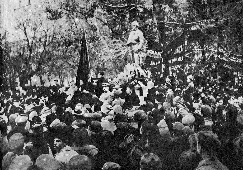 Открытие памятник Робеспьеру в 1918 году. Фото: общественное достояние