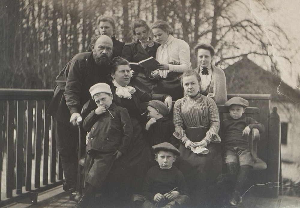 Илья Толстой с семьей, 1901 год. Фото:&nbsp;tolstoymuseum.ru