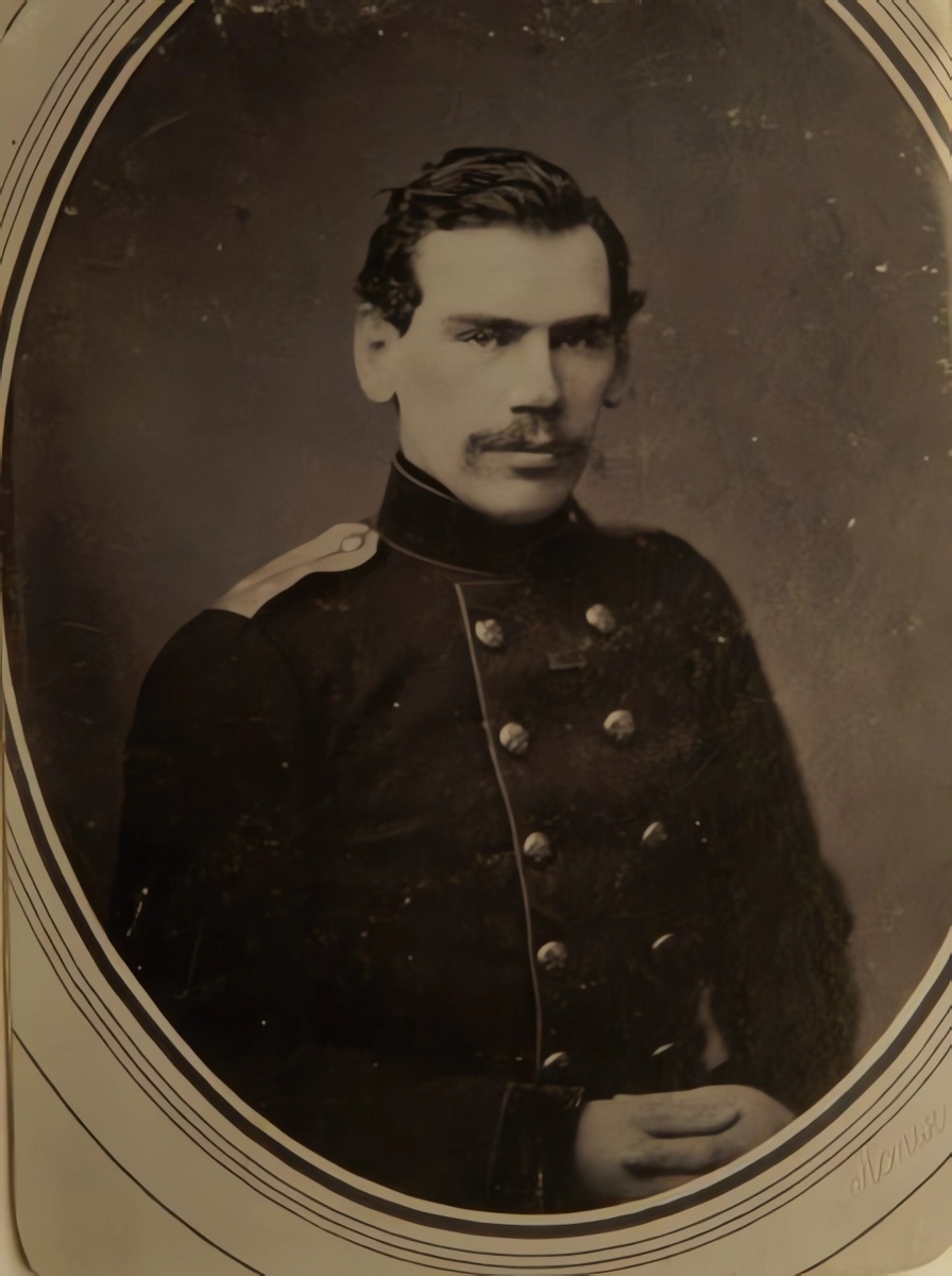 Лев Толстой, 1856 год. Фото: Государственный музей-заповедник Л.Н. Толстого