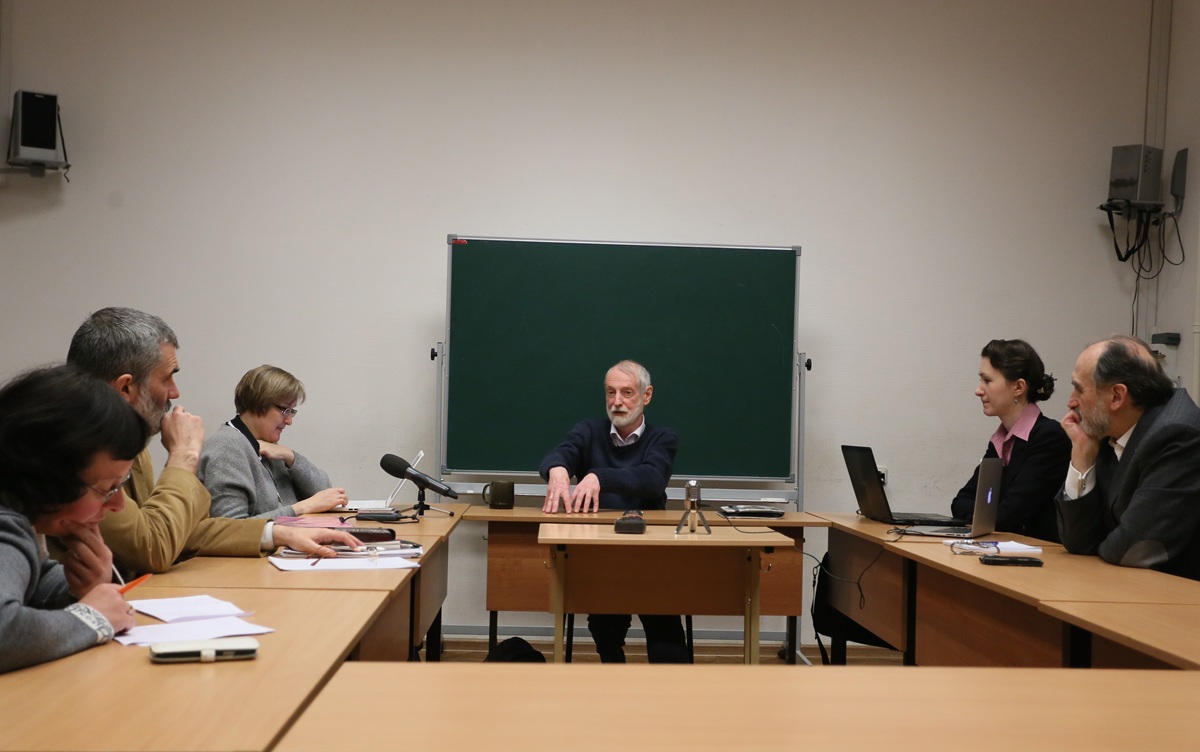 Григорий Гутнер (в центре). Фото: Александр Волков / архив СФИ