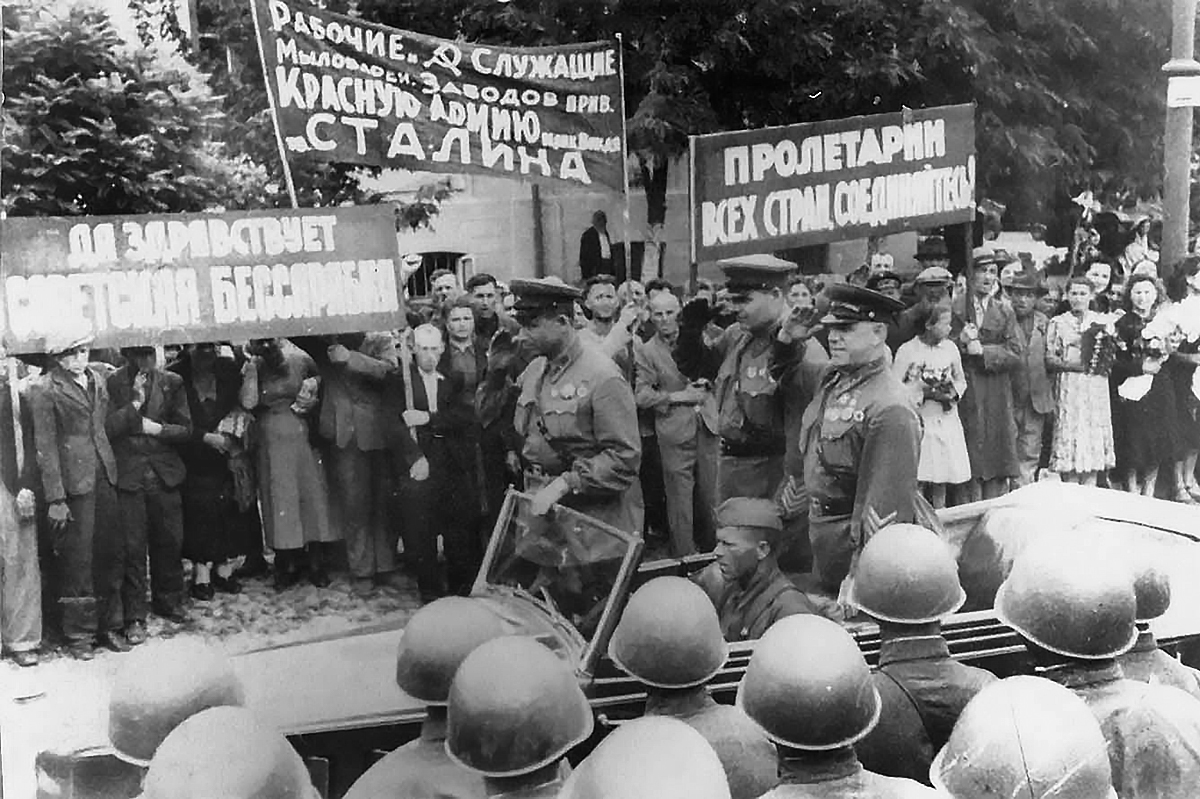 Г. К. Жуков принимает парад РККА, Кишинёв, 4 июля 1940 году. Фото: ANRM, Fototeca 