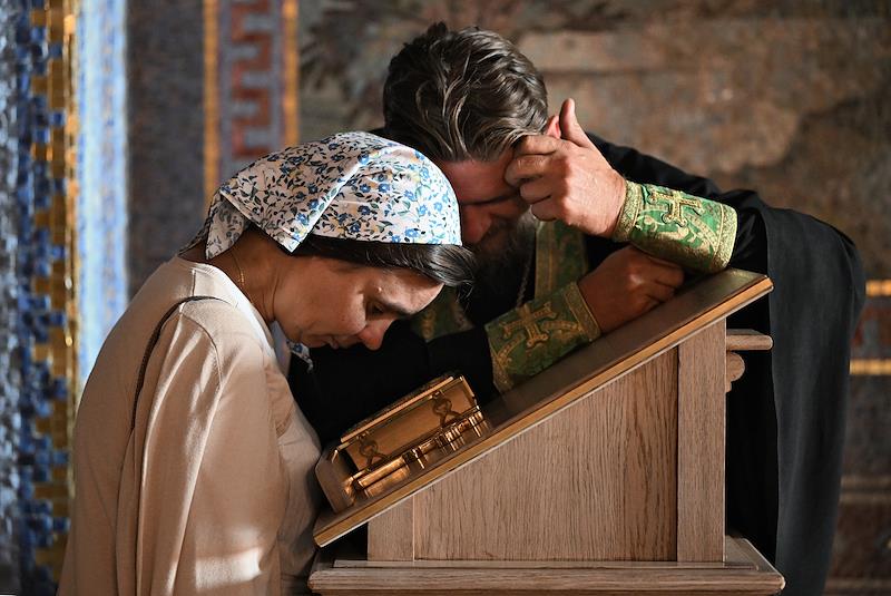 Таинство исповеди. Фото:&nbsp;Антон Новодерёжкин/Коммерсантъ