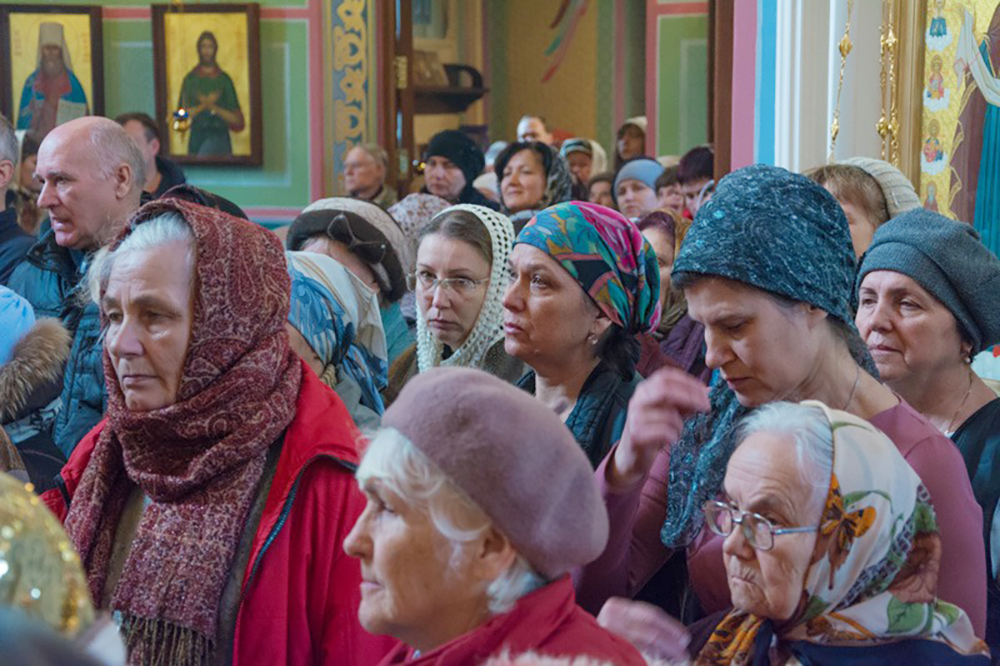 Прихожане храма Петра и Павла в городе Ясиноватая. Фото: Александр Шурлаков / Донбасс Православный / Flickr