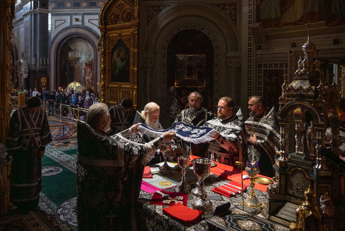 Патриарх Кирилл во время службы. Литургия Преждеосвященных Даров в Храме Христа Спасителя. Фото: Олег Варов / foto.patriarchia.ru