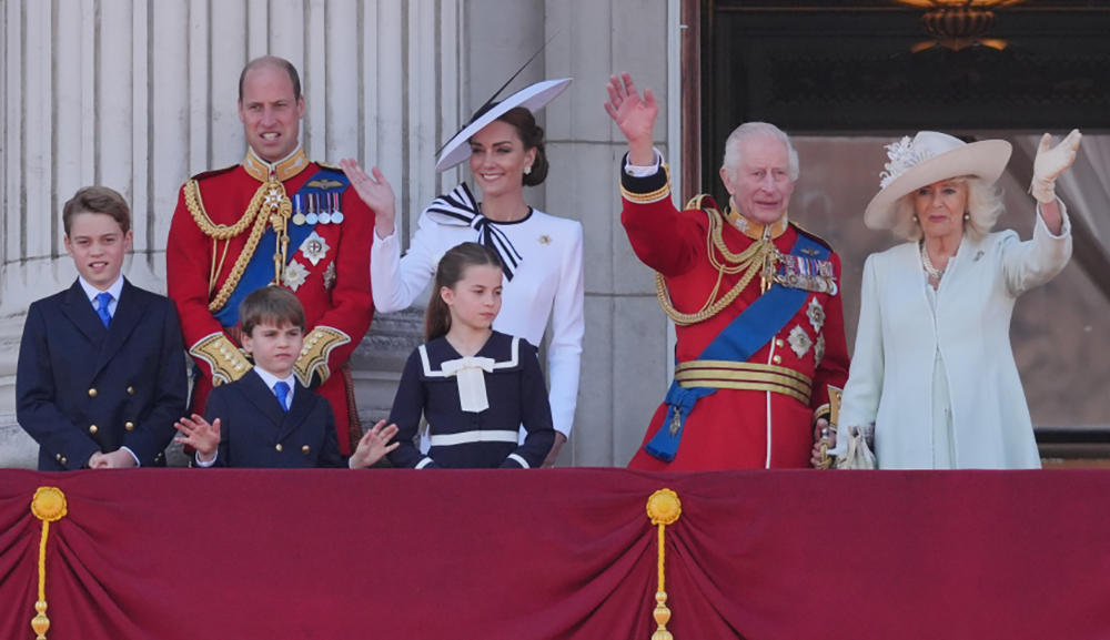 Принц Уильям и Кейт Миддлтон с детьми, король Карл III и королева-консорт Камилла. Фото: royal.uk