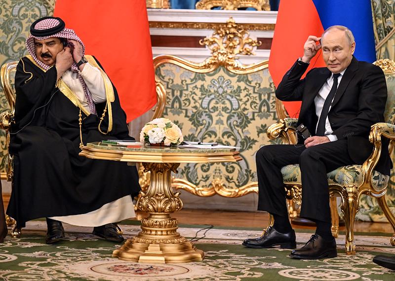 Встреча президента России Владимира Путина с королем Бахрейна Хамадом Бен Исой Аль Халифой в Кремле. Фото: Дмитрий Азаров / Коммерсантъ