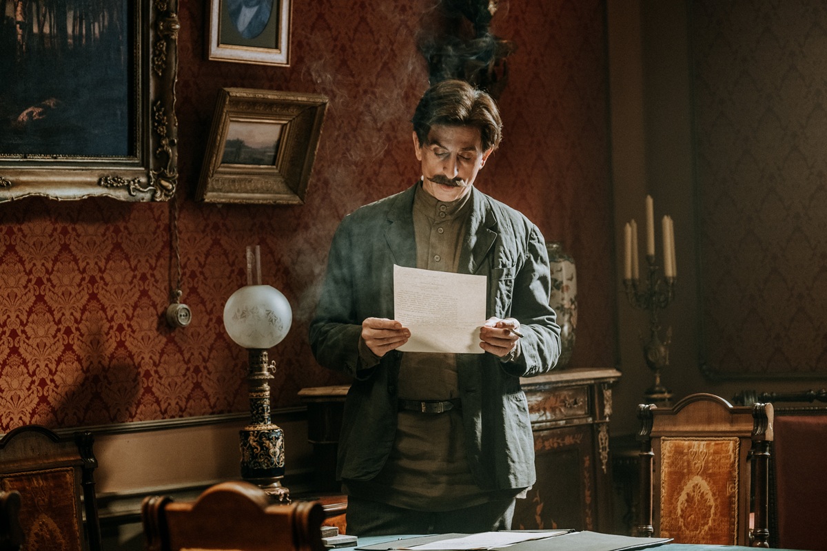 Кадр из сериала «Хроники русской революции». Фото: Телеканал «Россия 1»