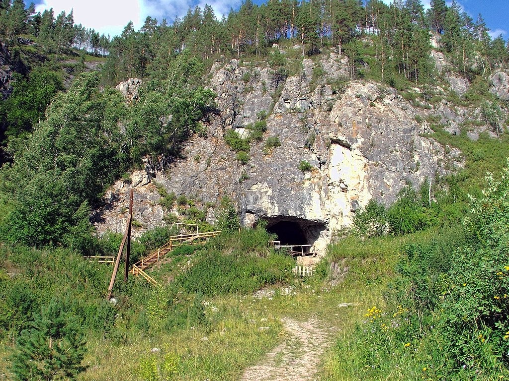 Денисова пещера, Алтайский край. Фото: Демин Алексей Барнаул / Wikipedia