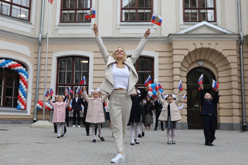 Торжественная линейка в московской школе в День знаний. Фото: Зыков Кирилл / Агентство «Москва»