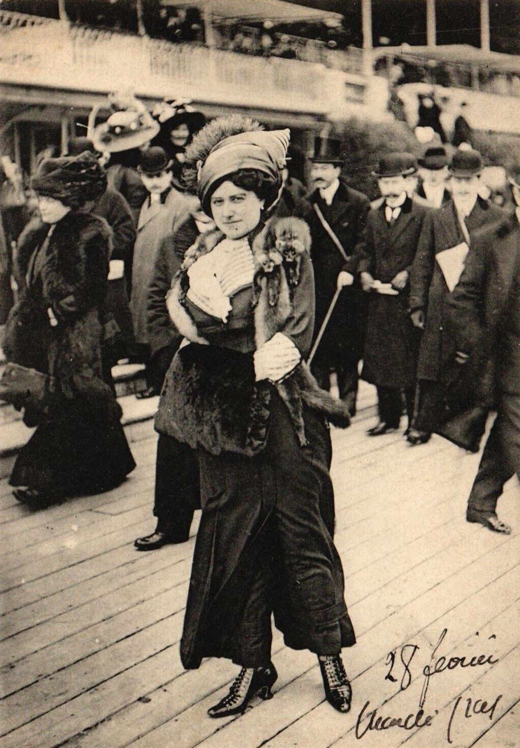 Парижская модница, 1911 год. Фото: общественное достояние