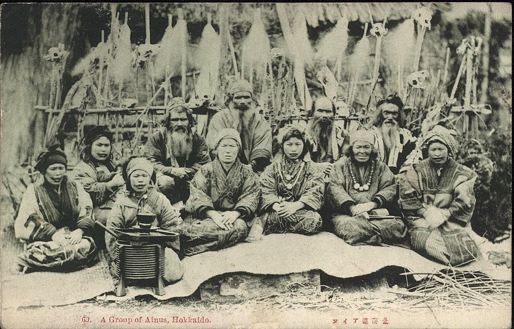Группа айнов с острова Хоккайдо, конец XIX в. Фото: ГИМ