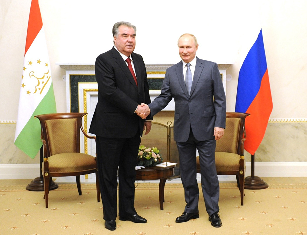 Президент России Владимир Путин и президент Таджикистана Эмомали Рахмон. Фото: Администрация Президента России