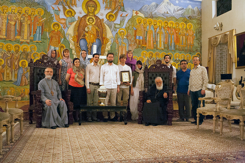 Встреча патриарха Илии II с группой паломников из Преображенского братства. Сидят справа Илия II, слева священник Георгий Кочетков. Фото: Андрей Васенев