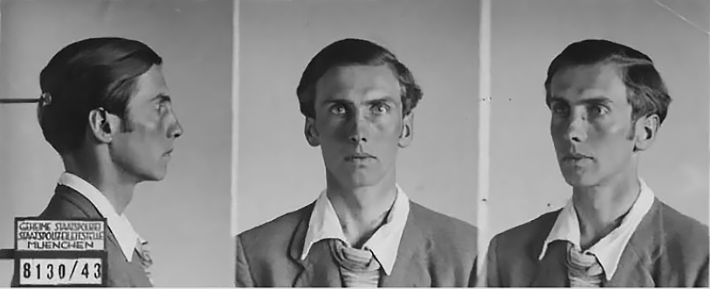 Мученик Александр Гугович Шморель (1917–1943 гг.), проживавший в Мюнхене, один из организаторов антинацистской подпольной группы «Белая Роза»; казнён через гильотинирование 13 июля 1943 года; прославлен в Германской епархии РПЦЗ; 4 февраля 2012 причислен к лику святых Русской православной церкви. Фото: общественное достояние