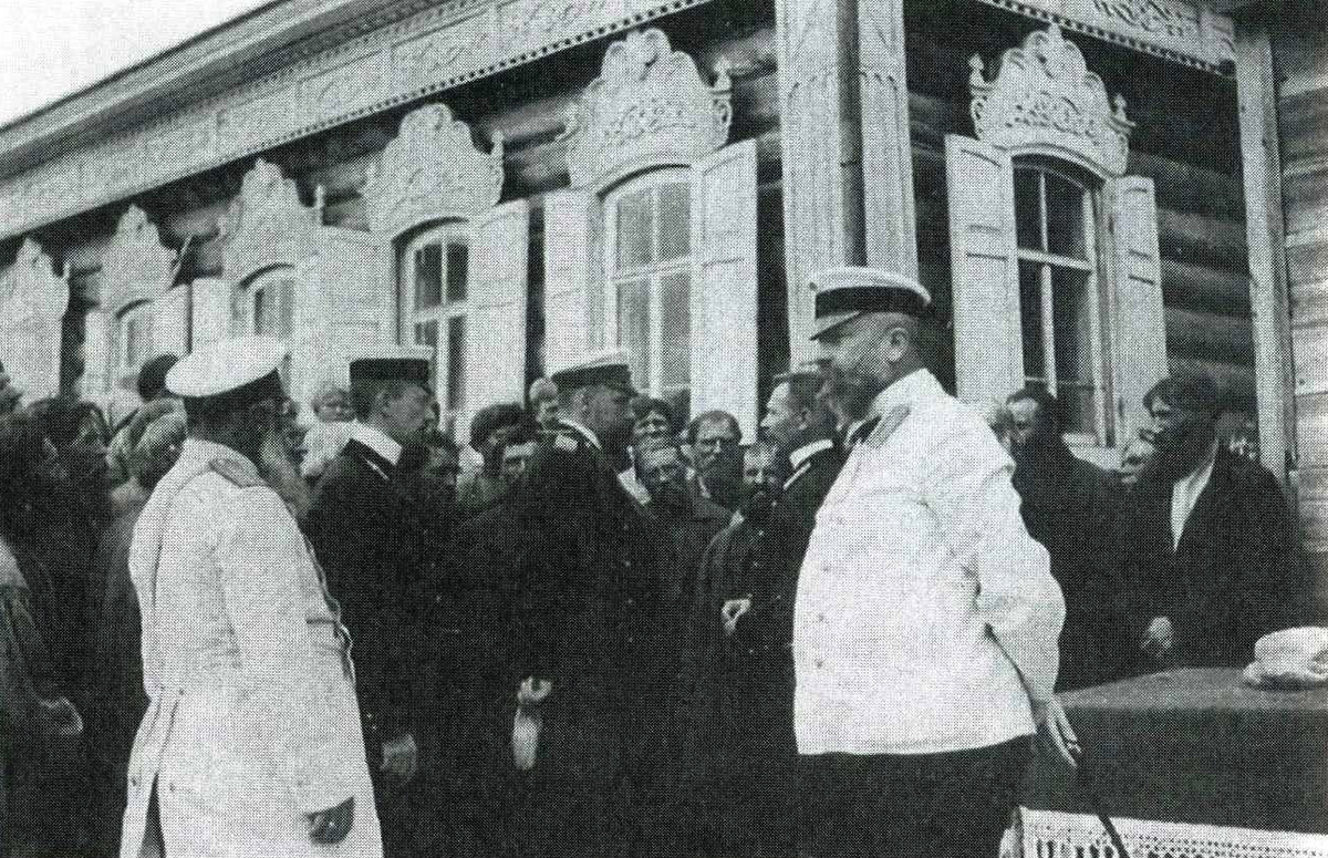 Столыпин на станции Булгаковка Вольского уезда Саратовской губернии, июль 1904 года. Фото: РОССПЭН