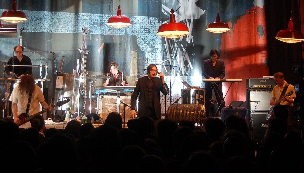 Выступление группы Einstürzende Neubauten. Фото: Estevoaei / Wikipedia