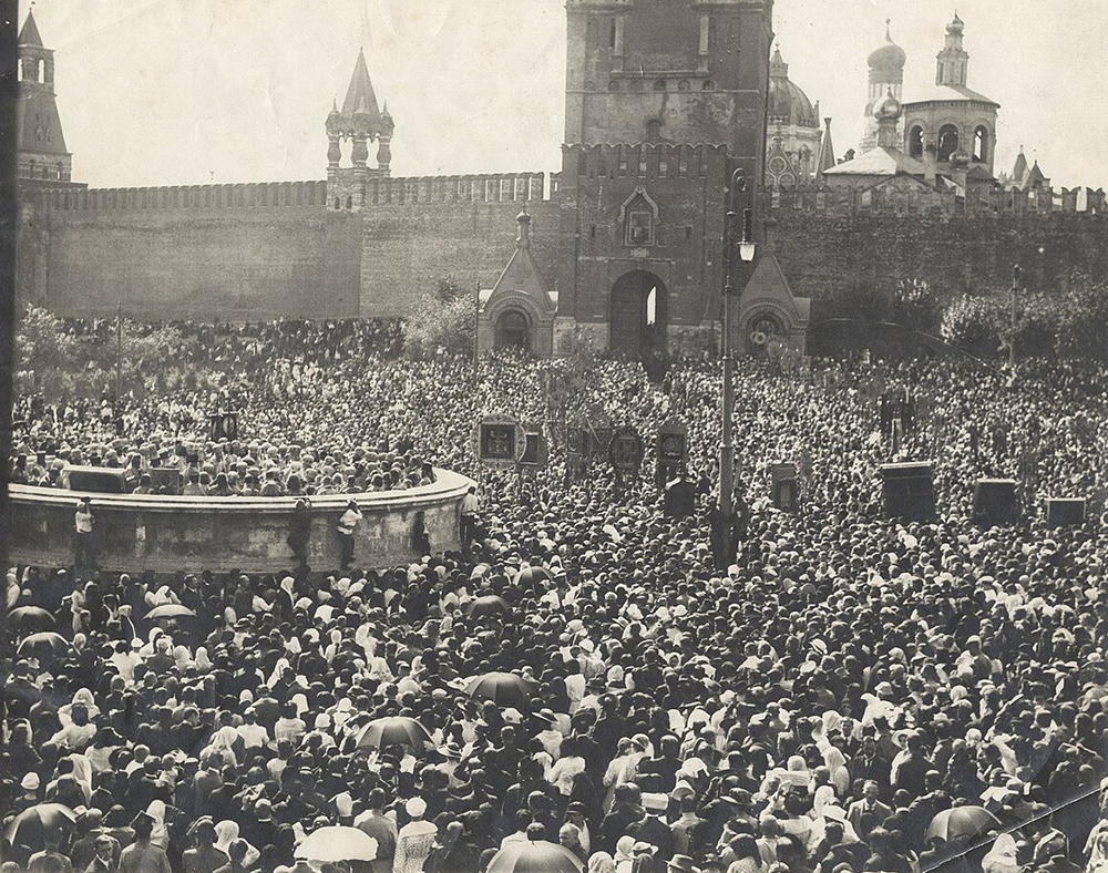 Крестный ход на Красной площади, 1918 год. Фото: общественное достояние