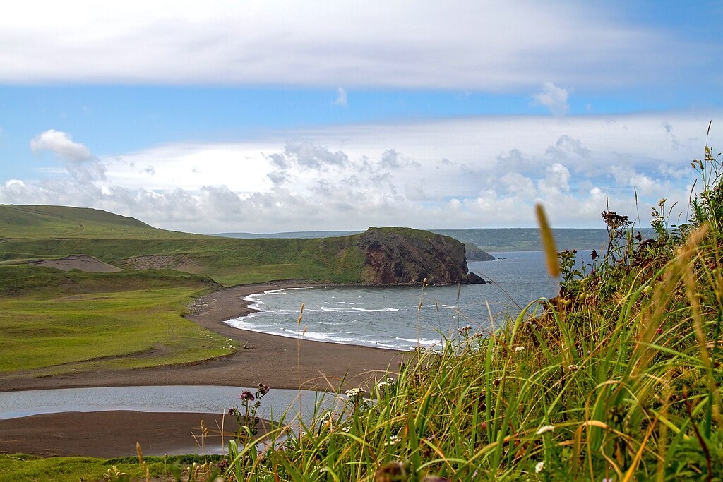 Куйбышевский залив, о. Итуруп. Фото: Vera.vvo / Wikipedia