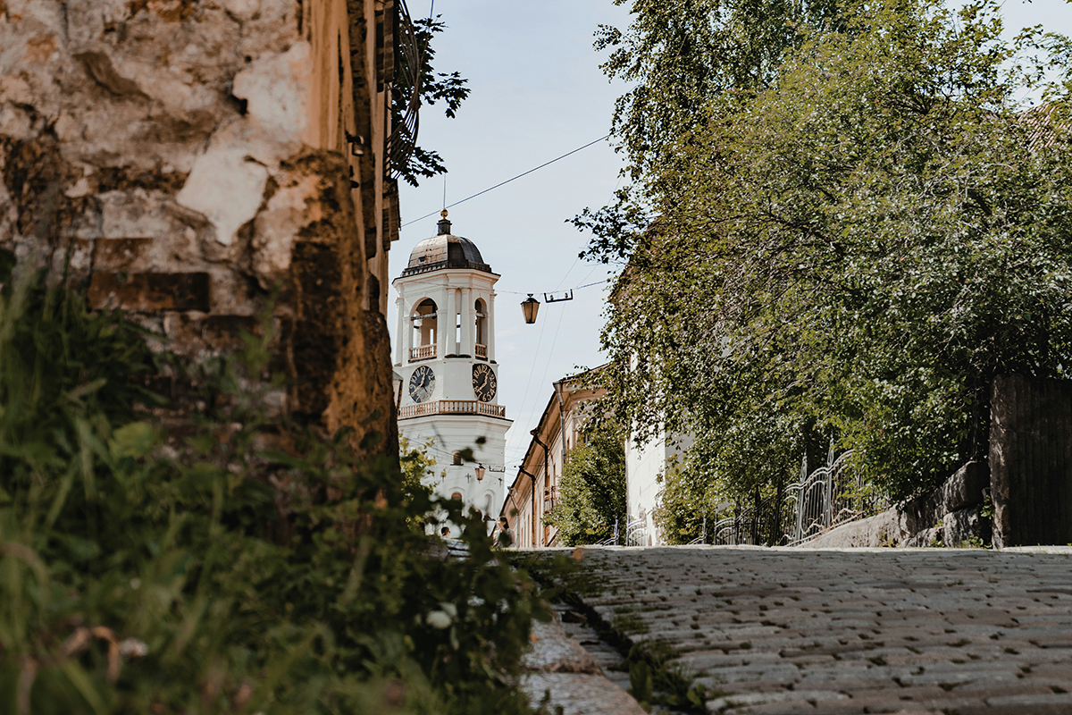 Часовая башня. Фото: Victor Malyushev / Unsplash