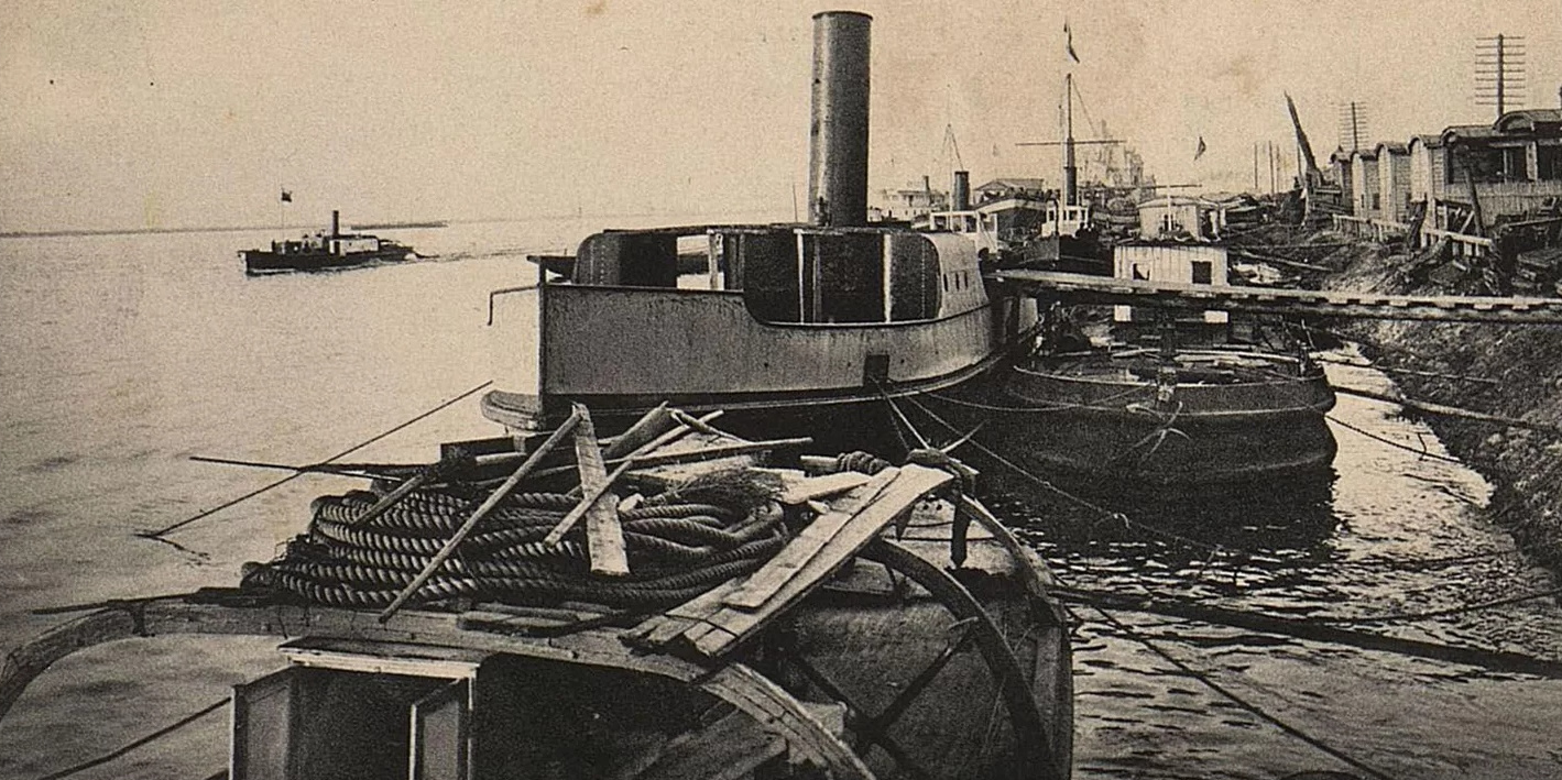 Буксиры у лесной пристани в Нижнем Новгороде, 1905 год. Фото: Фототипия Шерер, Набгольц и К° / ГИМ 