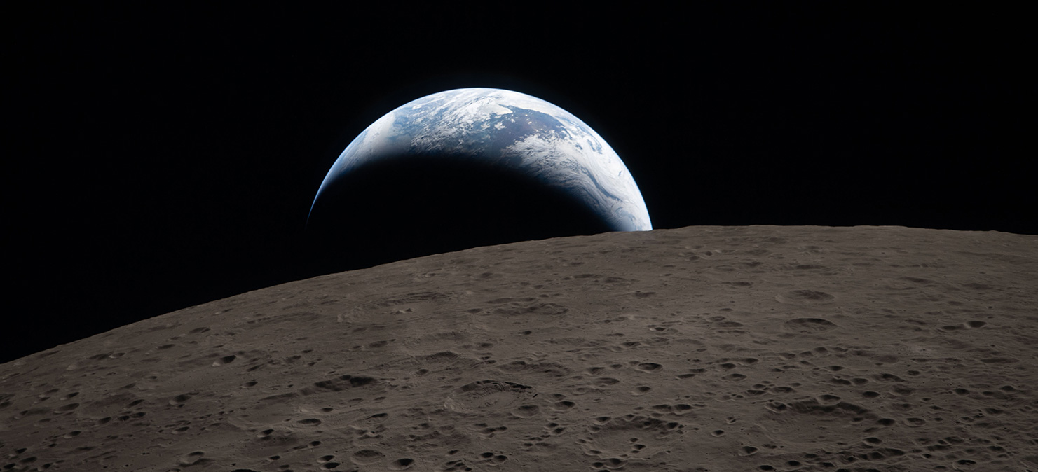 Земля заходит за изрытую кратерами лунную поверхность. Фото: NASA