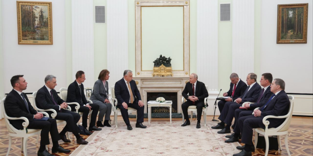 Президент РФ Владимир Путин и премьер-министр Венгрии Виктор Орбан во время российско-венгерских переговоров в Москве. Фото: Александр Казаков/РИА Новости