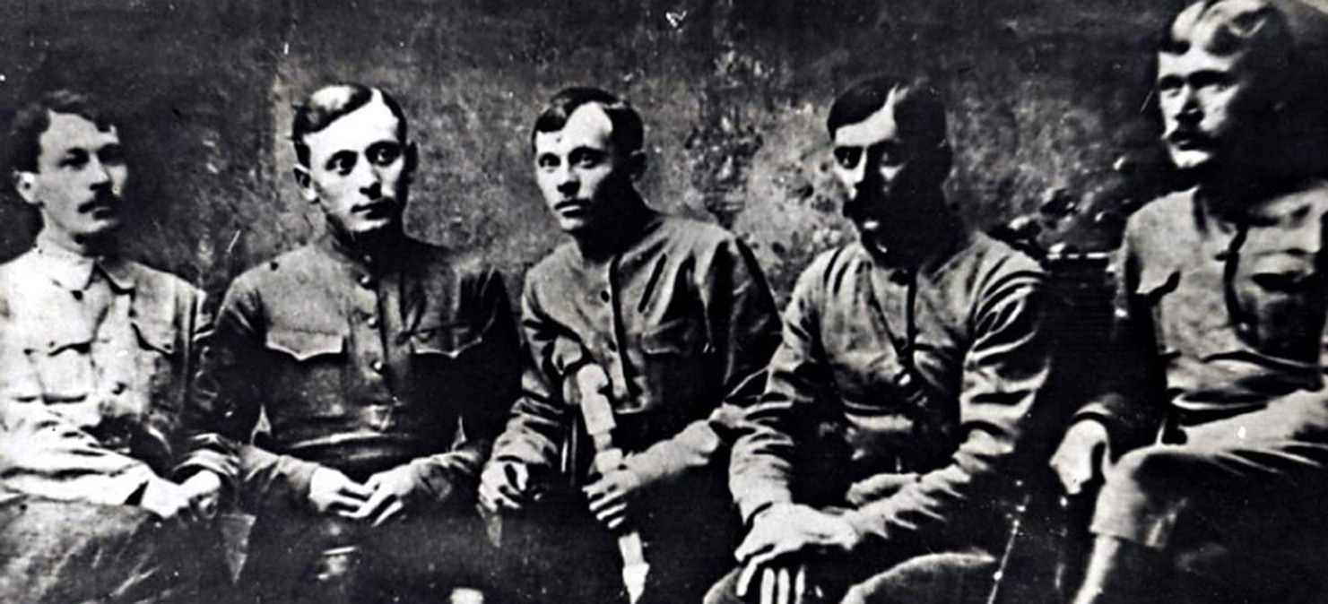 Командование 2-й повстанческой армией. Слева - Бошкарёв, Митрофанович, Антонов, Токмаков, Силянский. Фото: общественное достояние