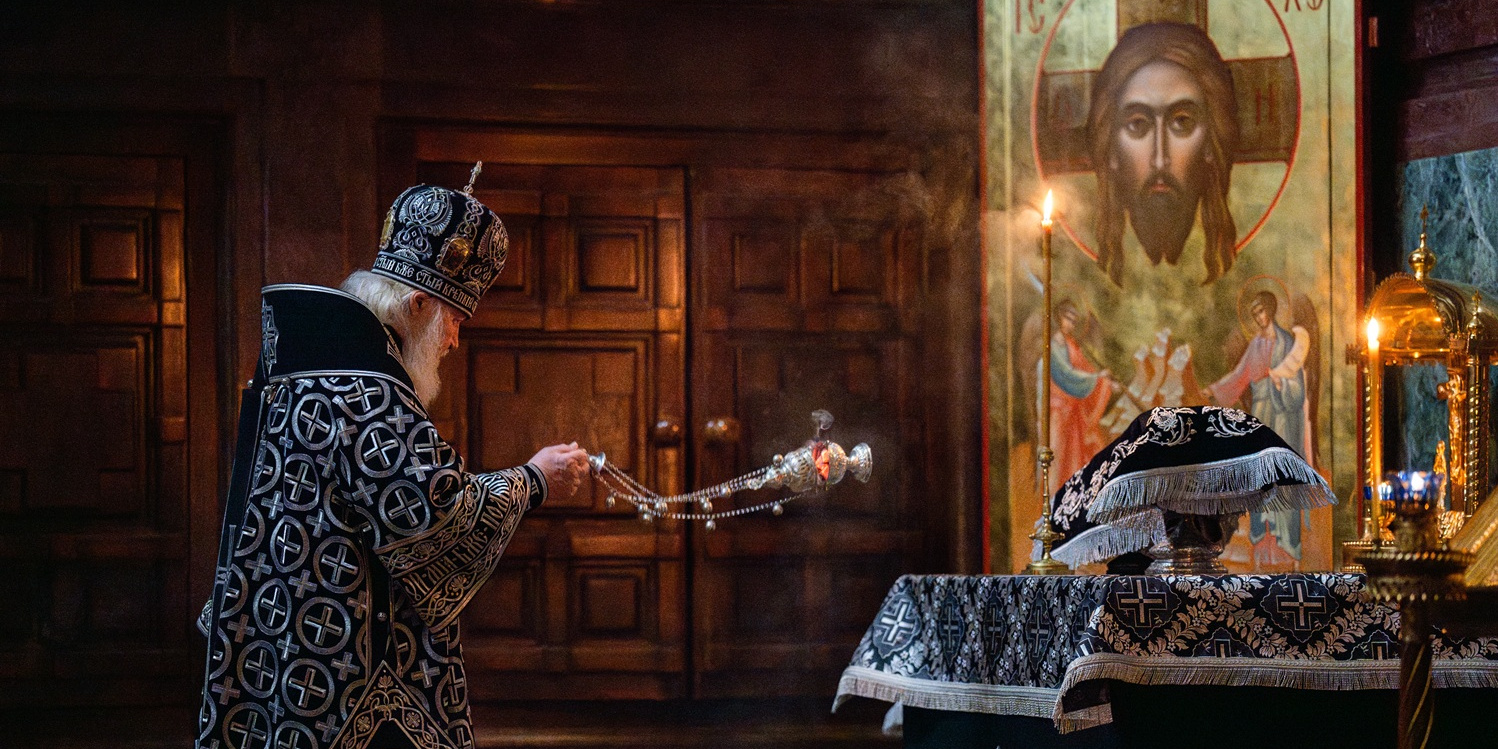 Патриарх Кирилл во время службы. Литургия Преждеосвященных Даров в Храме Христа Спасителя. Фото: Олег Варов / foto.patriarchia.ru