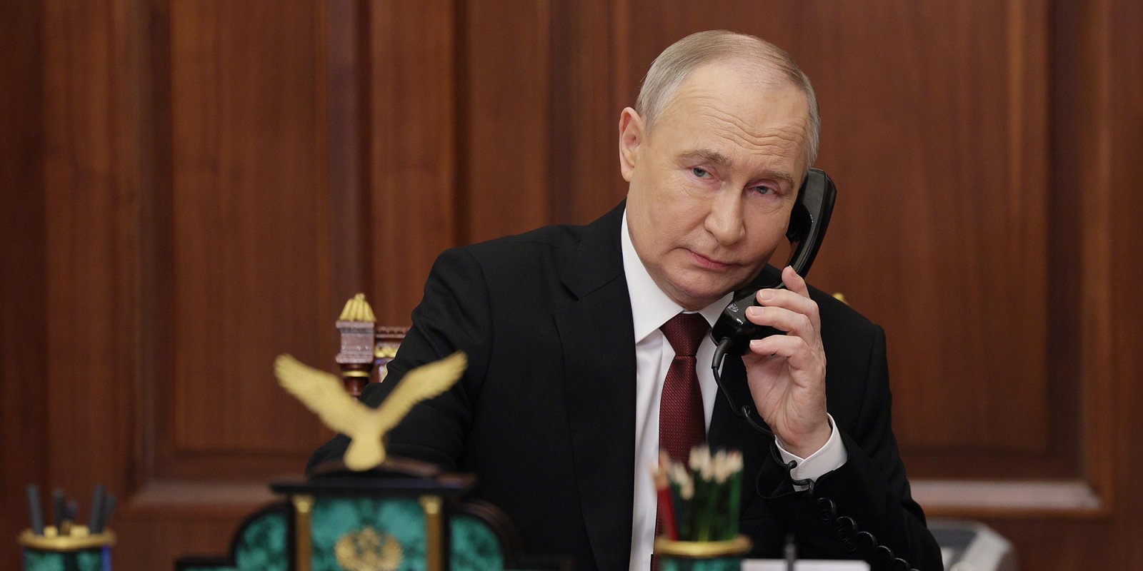 Президент России Владимир Путин в рабочем кабинете. Фото: Гавриил Григоров / РИА Новости