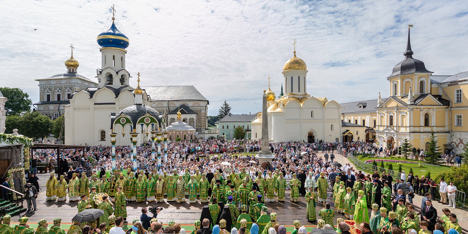 Патриаршее служение в день памяти преподобного Сергия Радонежского в Троице-Сергиевой лавре. Фото: Олег Варов/Патриархия.ru